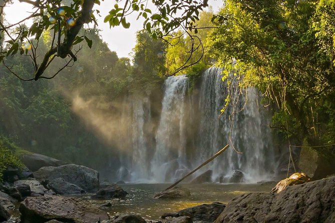 Four-day tour Angkor Wat, Banteay Srey, Beng Melea and Siem Reap discovery - Day 4: Kompong Phluk on Tonle Sap, then museum context and a stone-carving workshop