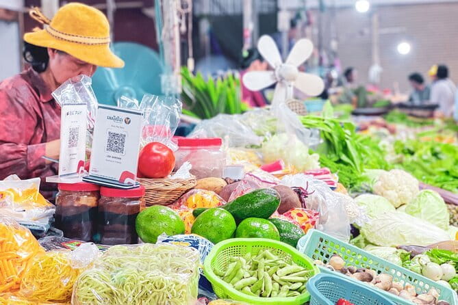 FREE Siem Reap Market & Local Temple Tour - Stop 1: Spean Dek market at the river edge