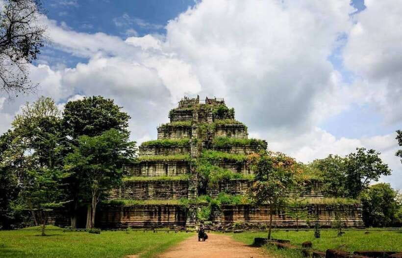From Siem Reap: Koh Ker and Beng Mealea Temples Tour - Lunch and on-the-road stops for local products