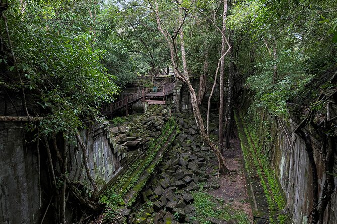 Full Day Banteay Srei Beng Mealea and Koh Ker Small Group Tour - Preah Dak Palm Cakes: A Short Cultural Stop That Pays Off