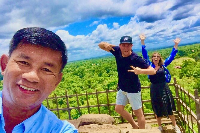 Full-Day Private Tuk Tuk Tour of Angkor Wat Temples - Angkor Thom and Bayon: the four faces at city scale