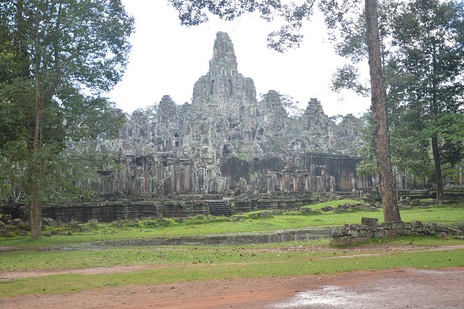 Full-Day Siem Reap Angkor Major Temples Private Tour - Angkor Wat at the End: The World’s Biggest Temple Moment