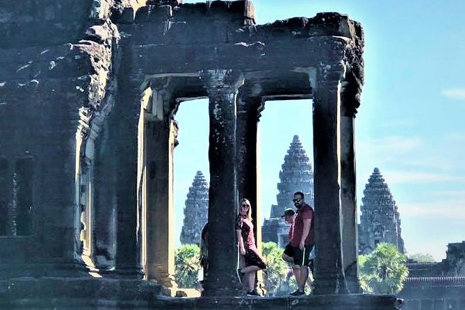 Full-Day Temples of Angkor Small Group Tour - Angkor Thom South Gate: 108 Statues and Instant Storytelling