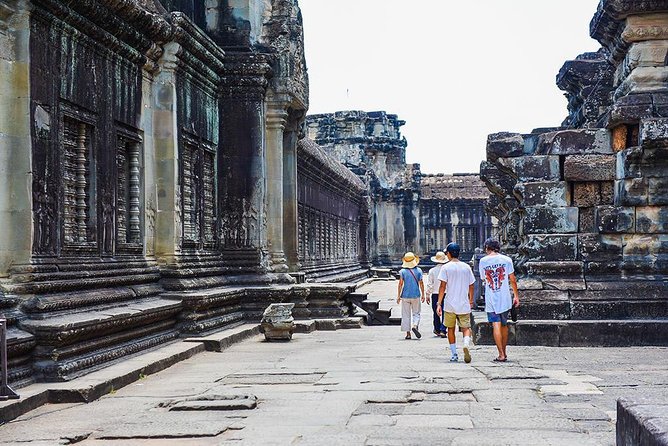 Full-Day Temples of Angkor Small Group Tour - Lunch at Srah Srang: Real Khmer Break Without Fancy Pressure