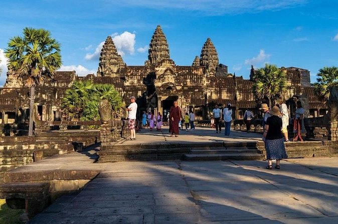 Full Day Tour Angkor Wat Sunrise and Siem Reap Temples - Timing and pacing: how a full day can still feel manageable