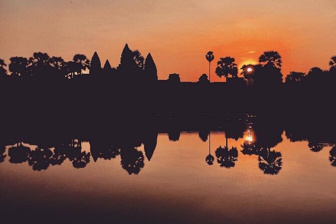 Golden Hours: Angkor wat sunrise photography tour with a pro! - Sunrise at Angkor Wat: why the timing is the real value
