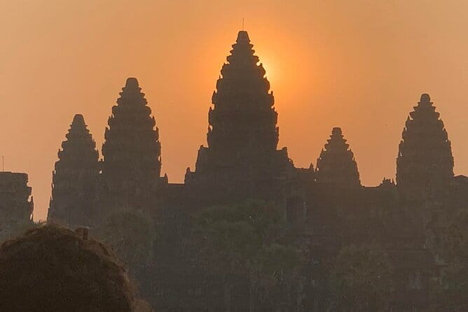 Golden Sunrise at Angkor Wat Private Guided Tour - Baphuon Temple Climb: Bronze Tower Views and Final Stretch