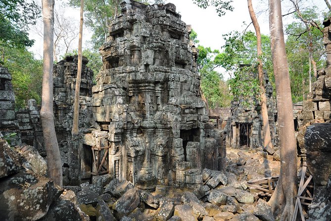 Guided Private A/C Vehicle Tour to Angkor Wat and Small Circle with Two Extras - Banteay Kdei and Ta Prohm: the labyrinth and the jungle temple