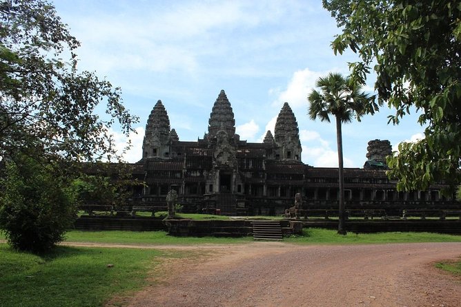 Half Day Tour- Angkor Wat, Ta Promh, Bayon Temple - Angkor Wat as the Finale: Apsara Carvings and Big-Scale Detail