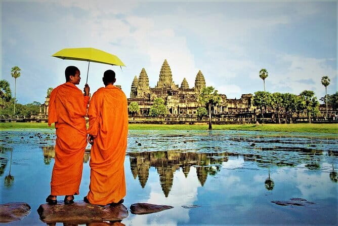 Highlight of Angkor Temples 6 Days Cambodia Tour - Day 1: Airport welcome and a Siem Reap base to reset