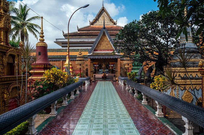 Highlights & Hidden Gems With Locals: Best of Siem Reap Private Tour - Price and Value: $49.58 for a Local-Guide City Primer