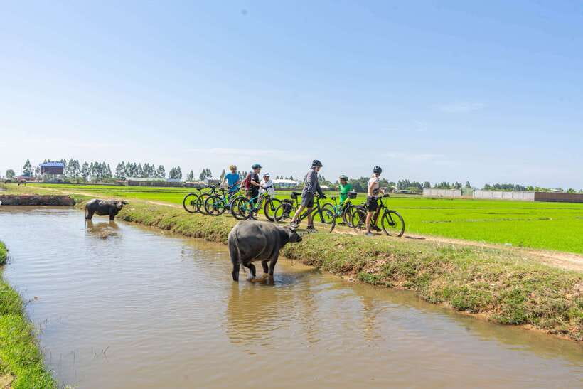 Kampong Phluk: Floating Village Sunset Bike Tour or E-Bike - Getting from Siem Reap city to real countryside by mountain bike