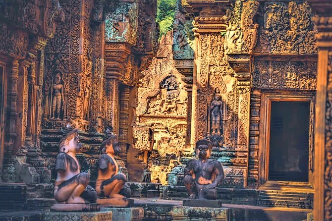 Kbal Spean Trekking Tour with Banteay Srei and Landmine Museum - Banteay Srei: pink sandstone art you can actually study