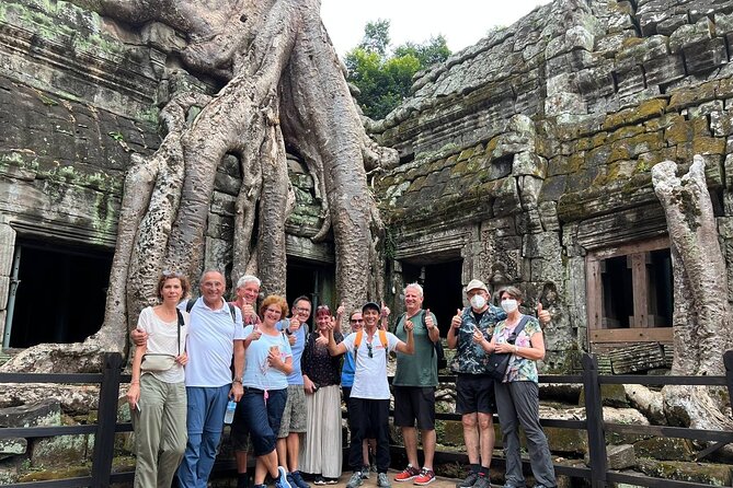 "Killing Fields & Landmine Museum: Private Guided Tour - Daily life near Banteay Srei: How survival shows up in rice fields and paths
