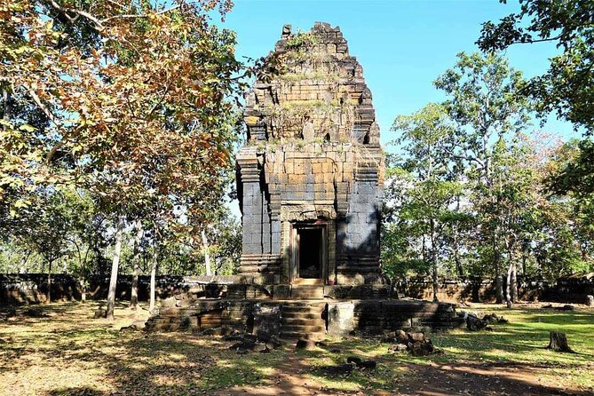 Koh Ker Pyramid Temple & Beng Mealea Jungle Temple - Transportation and Comfort: A/C Car Plus Cool Water Changes the Day