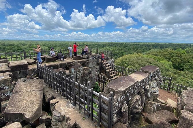 Koh Ker Temple Group & Beng Mealea Full-Day Join-in Tour - Inside Koh Ker: the short temple pops that add variety