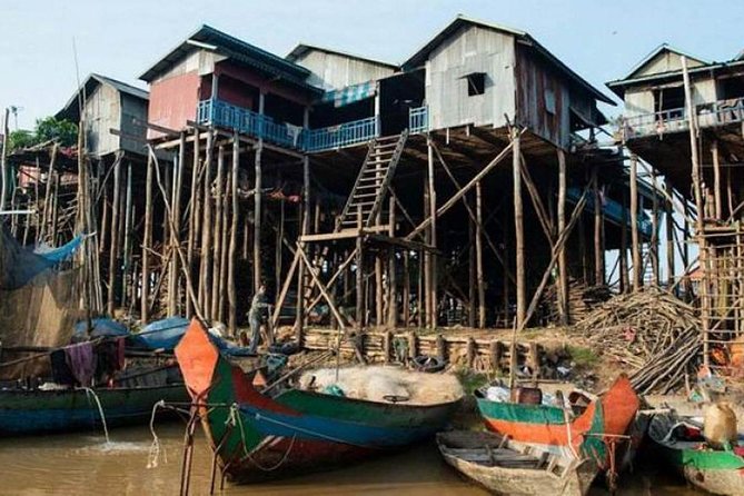 Kompong Phluk Floating village & Mangrove forest cruise - Psar Chaa old market: a quick local reset on the way back