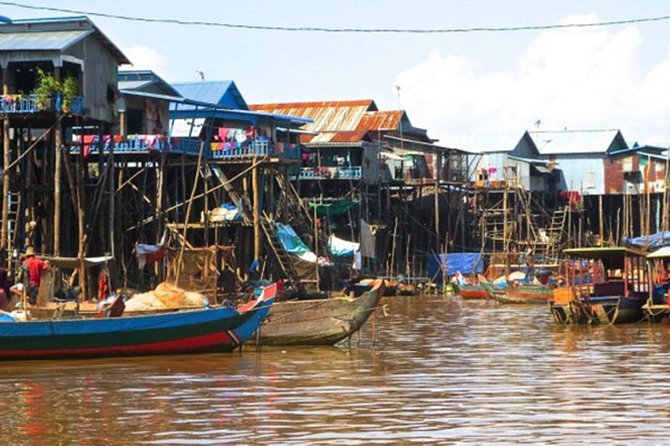 Kompong Phluk Floating village & Mangrove forest cruise - The Tonlé Sap Lake ride: scale you can actually feel