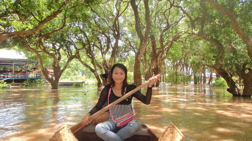 Kompong Phluk Floating Village Tour from Siem Reap - A local guide from inside the village rhythm