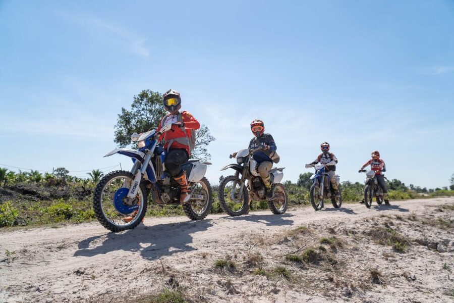 Krong Siem Reap: Kulen Mountain Trails Dirt Bike Adventure - River of 1,000 Lingas: Ancient Carvings Right at River Level