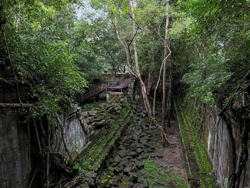 Kulen Mountain, Beng Mealea and Banteay Srei Full Day Tour - What to Pack and Wear for a 10-Hour Day