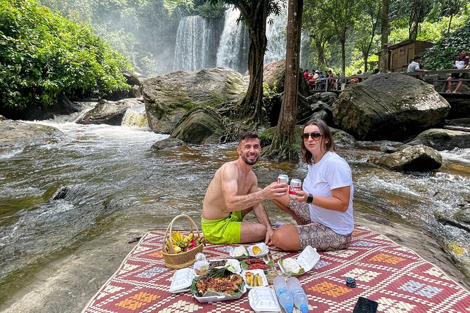Kulen Mountain Beng Mealea and Banteay Srei Tour from Siem Reap - From Siem Reap to Palm Cake Village: a rural start that sets the tone