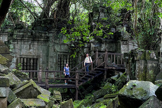 Kulen Mountain with Beng Mealea and Banteay Srei Full Day Tour - Banteay Srei: tiny temple, massive carving detail