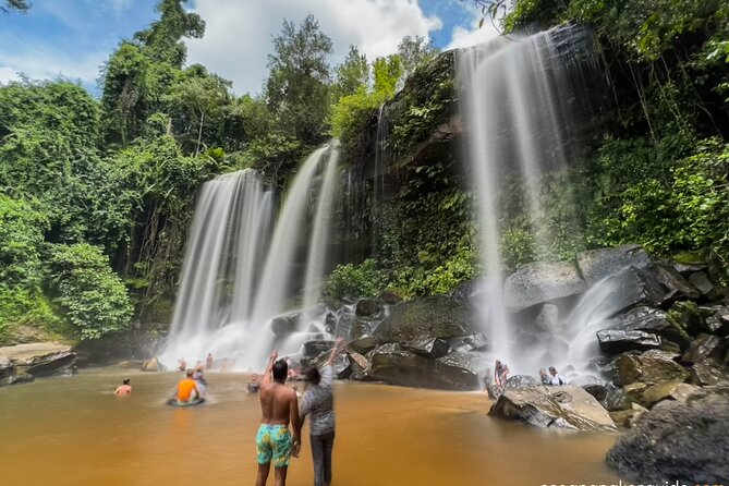 Kulen Mountain with Beng Mealea and Tonle Sap Small Group Tour - Lunch that fuels the second half: grilled chicken picnic and a real vegetarian option