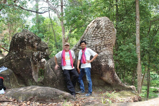 Kulen Waterfall & 1000 Lingas Join-in Tour - Stop 4: Preah Ang Thom Pagoda and the Rock-Carved Buddha (9.7 Meters)