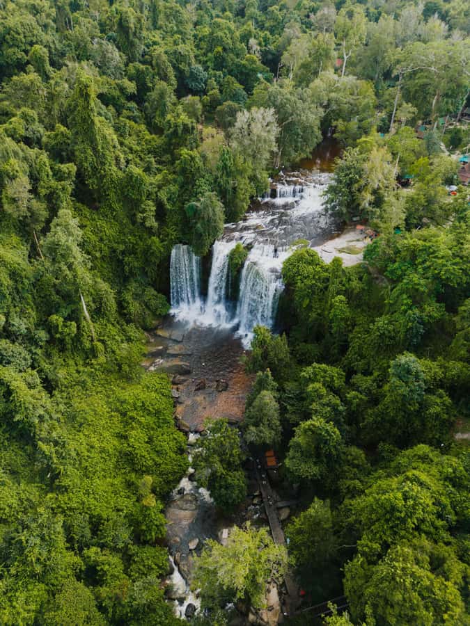 Kulen Waterfall: Rise and Shine with Cliff, Village w/ Guide - Setting the Pace: How the Tour Keeps It Calm (Even When It’s Busy)