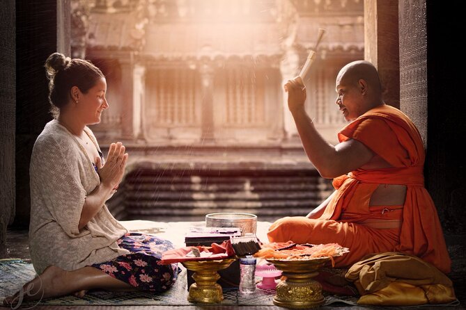 Monk Blessing Ceremony - Entering the Pagoda Mood: Wat Porkrom and the Red-Thread Promise