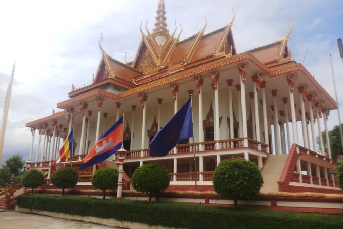 Monk Blessing Ceremony in Siem Reap - Respect and etiquette: how to participate smoothly