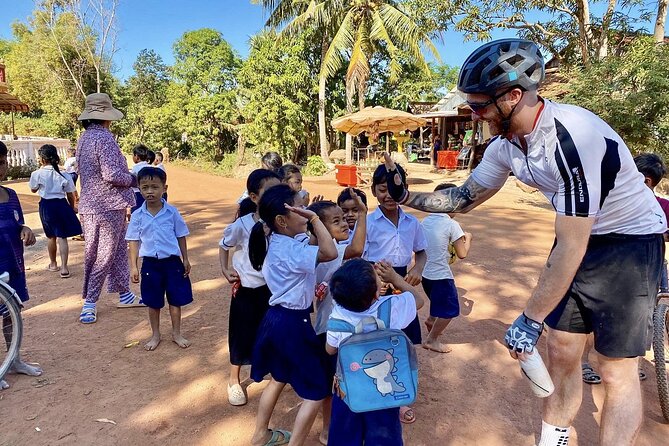 Morning Village & Countryside Bike Experience – Siem Reap - ផ្សារភូមិភាគ Market Stop: Where You See Village Life Up Close
