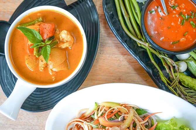 Old Siem Reap Sunset Food Tour by Tuk-tuk - Quick hits before you go