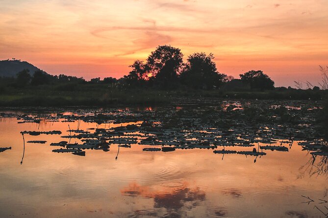 Old Siem Reap Sunset Food Tour by Tuk-tuk - Why a tuk-tuk sunset food crawl works in Siem Reap