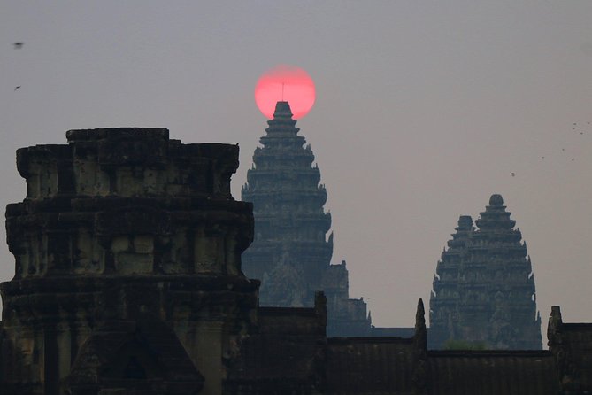 One Day tour with sunrise in car with A/C or Van & Guide. - Why 5am matters at Angkor Wat