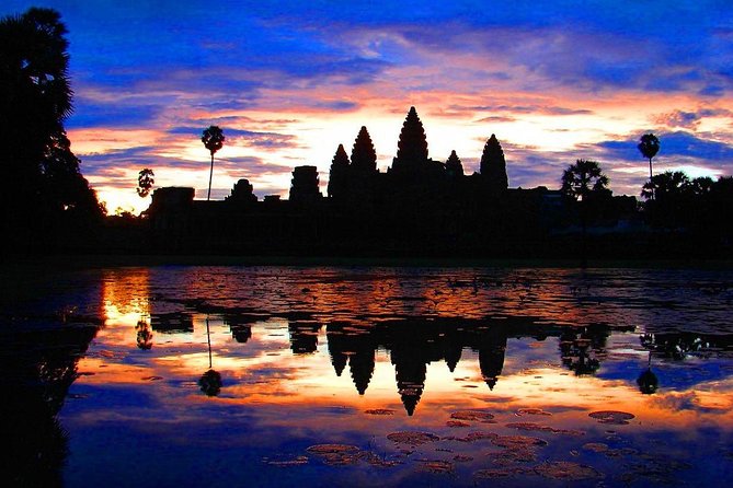 One Day tour with sunrise in car with A/C or Van & Guide. - FAQ