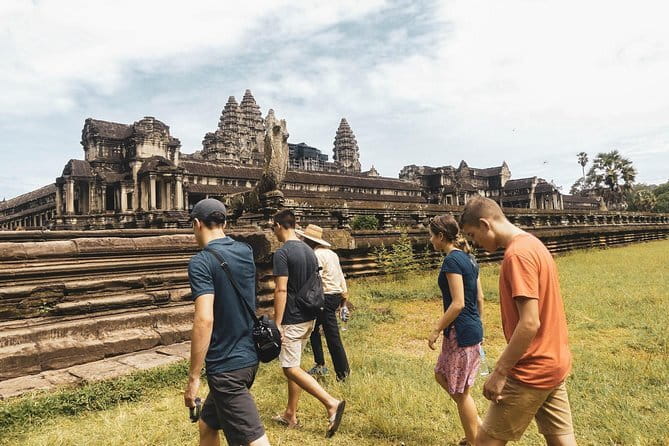 Personalised Angkor Wat Sunrise Off-the-Beaten Track Tour - Vintage Jeep roads: why the ride matters as much as the temples