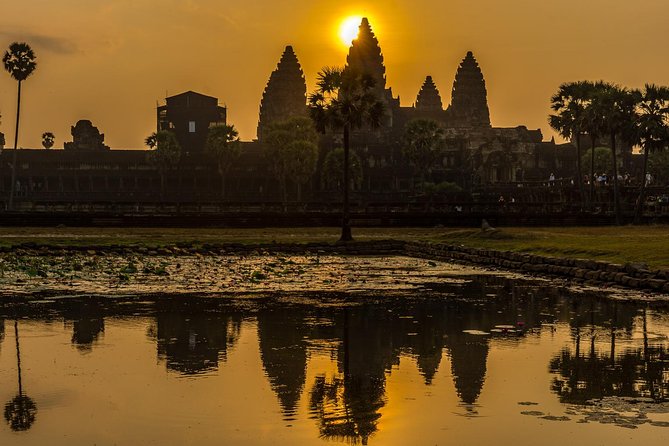 Personalised Angkor Wat Sunrise Tour by an air-conditioned car - Why 5:00 am is the whole point at Angkor Wat