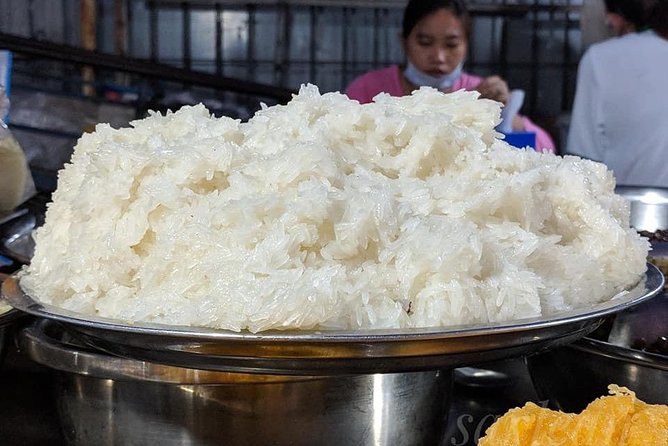 Phnom Penh Nightlife Street Food Tours - Stop 3: Phnom Penh Night Market as the colorful finish