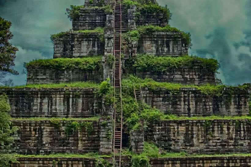 Prasat Thom, Koh Ker Group & Beng Mealea Full-Day Tour - Prasat Thom and the Koh Ker Temple Complex (928–944 AD)
