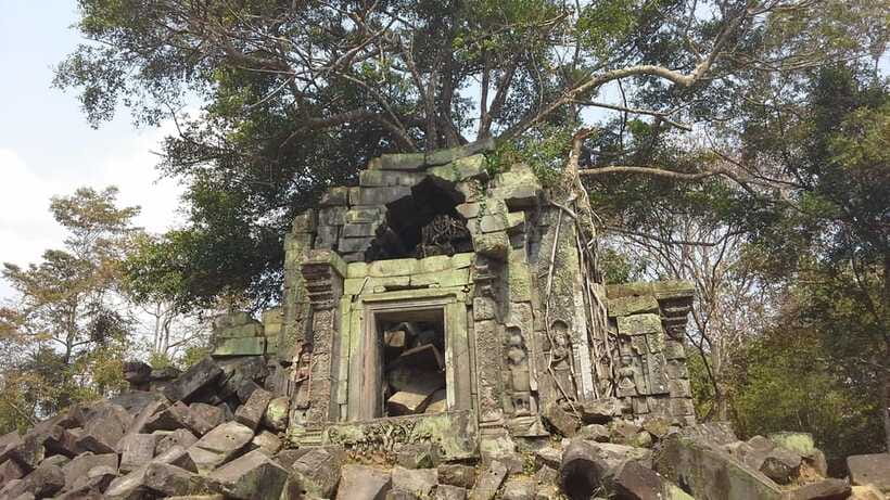 Prasat Thom, Koh Ker Group & Beng Mealea Full-Day Tour - Guide and Language: English-Speaking Helps, But Bring Patience