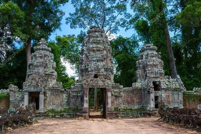 Preah Khan, Neak Pean, Ta Som-East MebonTemple - Grand Circuit - Preah Khan: a temple that doubled as a learning place