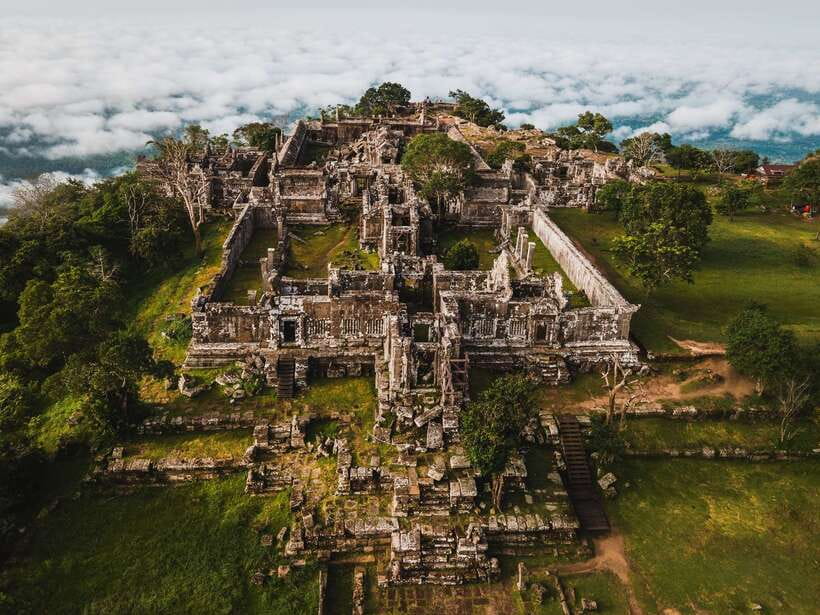 Preah Vihear: Full-Day Preah Vihear and Koh Ker Temple Tour - Meeting point and small-group rhythm in Siem Reap