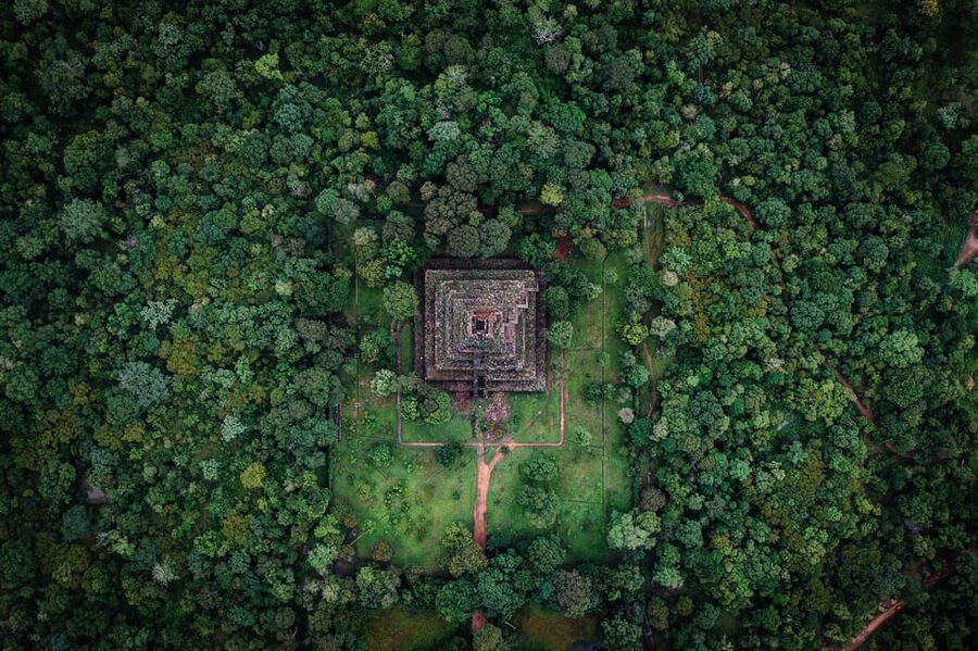 Preah Vihear, Koh Ker and Beng Mealea Private Day Tour - Koh Ker: Prasat Ling and Prasat Bram in the Hot Afternoon