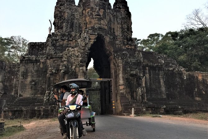 Private Angkor Sunrise Bayon Ta Prohm Bonteay Srie Vip Tour - What to wear and bring for Angkor conduct