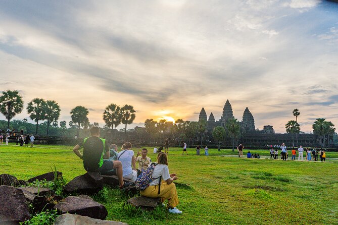 Private Angkor Sunrise Bike Tour Supported By Minivan - Why the Angkor sunrise bike start works so well