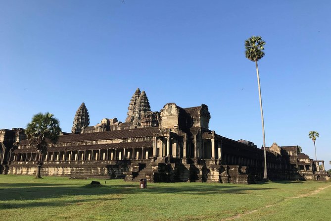 Private Angkor Sunrise Guided Tour - Srah Srang and breakfast: where the morning slows down