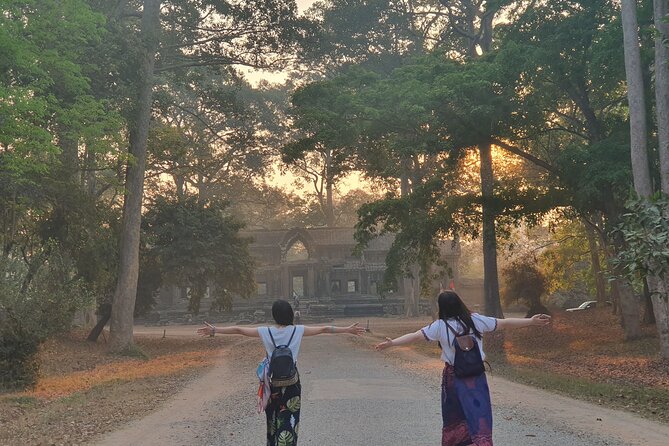 Private Angkor Sunrise & Major Temples Tour by English Speaking SUV Car Driver - Angkor Wat Sunrise: The Morning That Sets the Tone