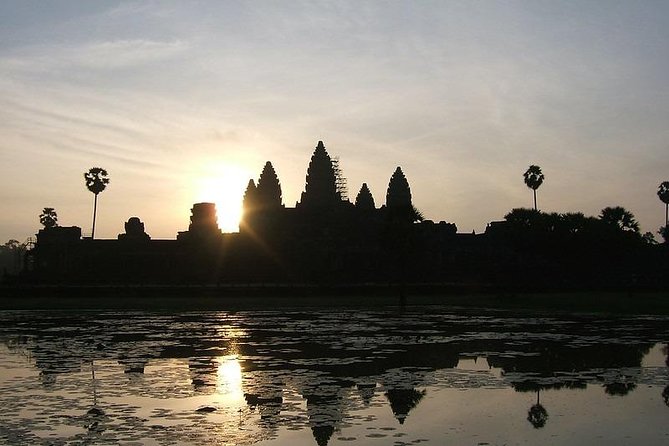 Private Angkor Temple including Sunrise Viewing - The guide-and-driver advantage: Joe and Mr E in action